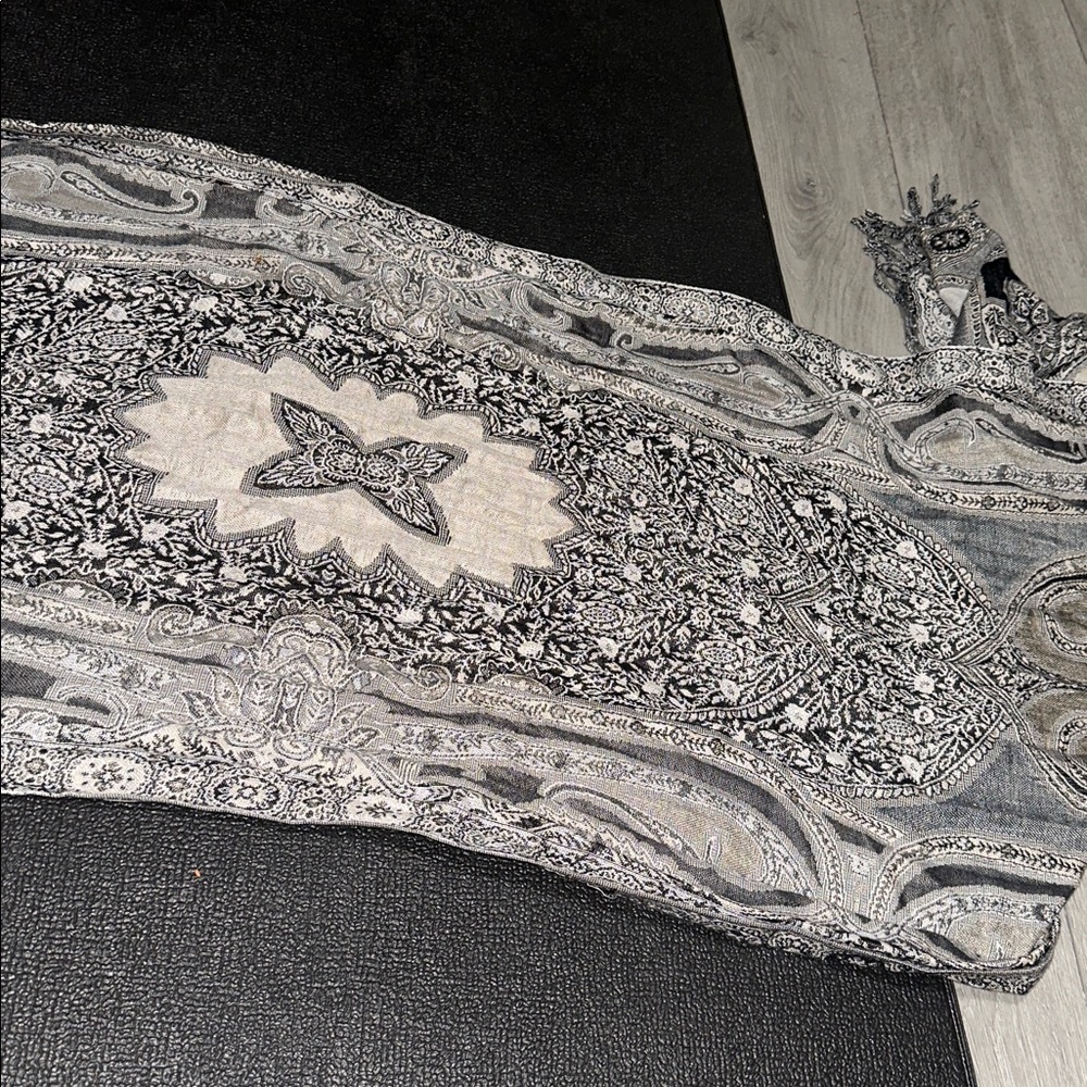 Assortment of 4 scarves - Picture 8 of 11